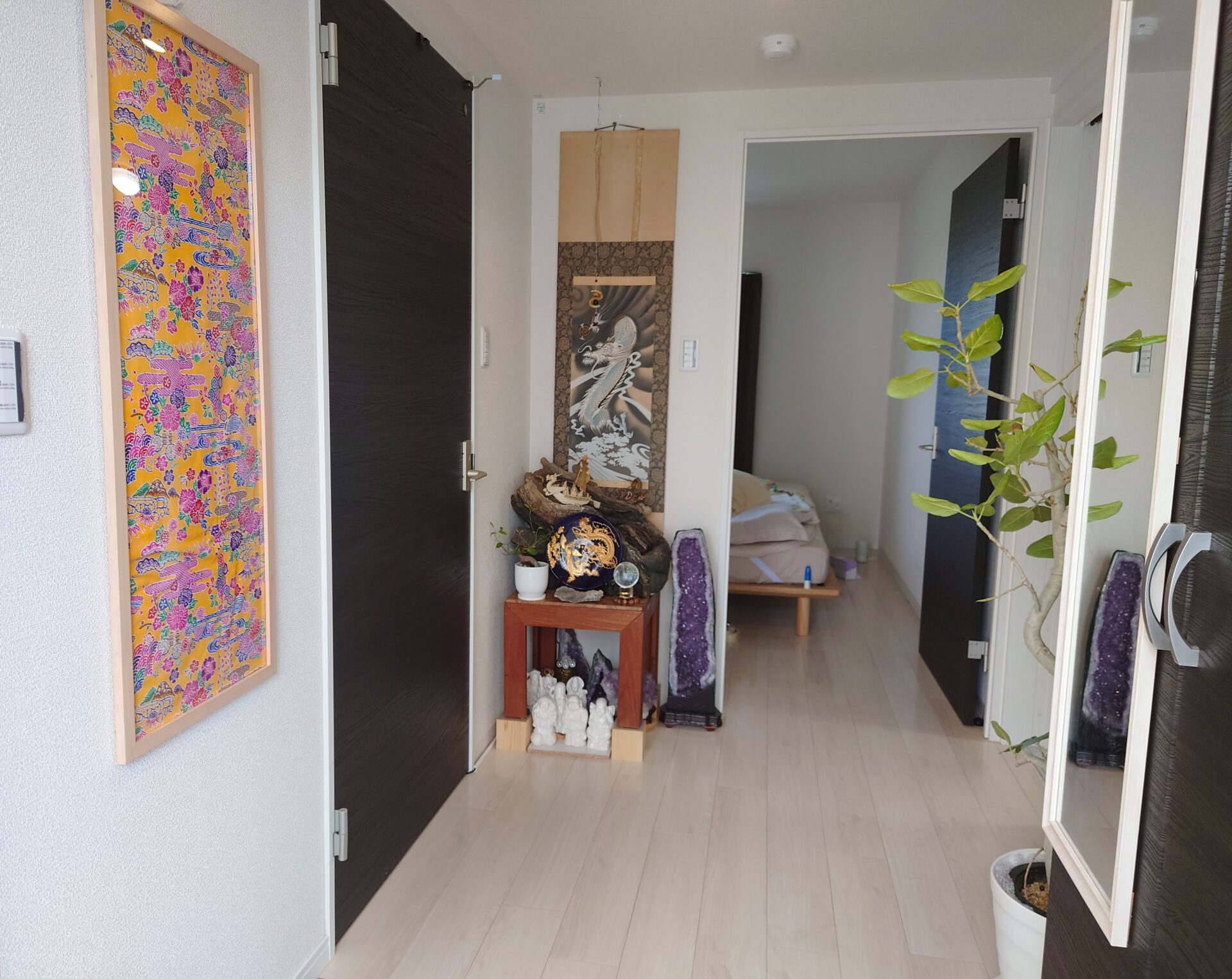 仕事も生活も充実させるには、ちょい風水を意識して試すものを試してみました☝