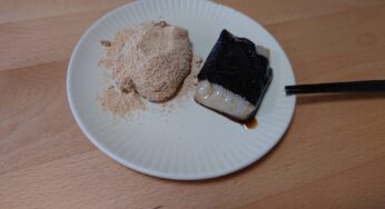 正月は終えましたが、お餅があったので朝食はきな粉と砂糖醤油の焼き海苔餅✨