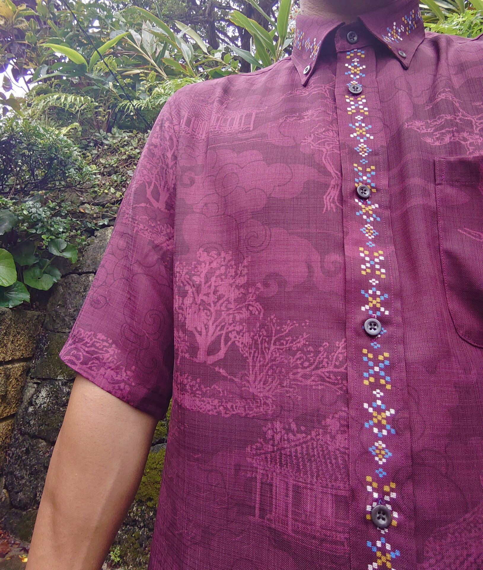 国では毎年6月1日が「かりゆしウェア」の制定の日となっておりますが、着心地はもちろん見た目も大事かな？